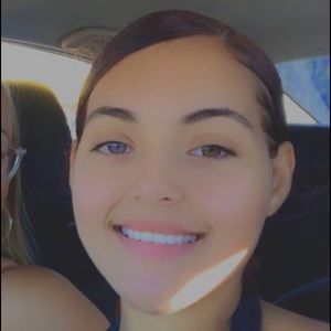 Meet your Posher, Vanessa